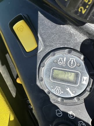 Image of John Deere Z930M equipment image 1