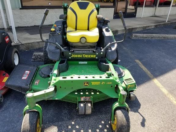 Main image John Deere Z930R