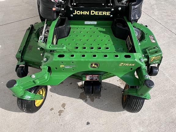 Image of John Deere Z945M equipment image 4