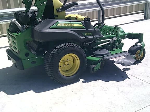 Image of John Deere Z945M equipment image 2