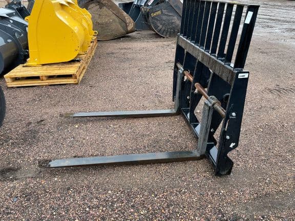 Image of JRB Pallet Forks equipment image 1