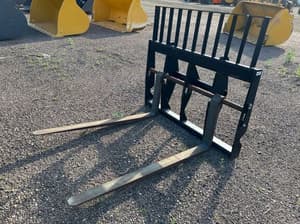 2018 JRB Pallet Forks Image