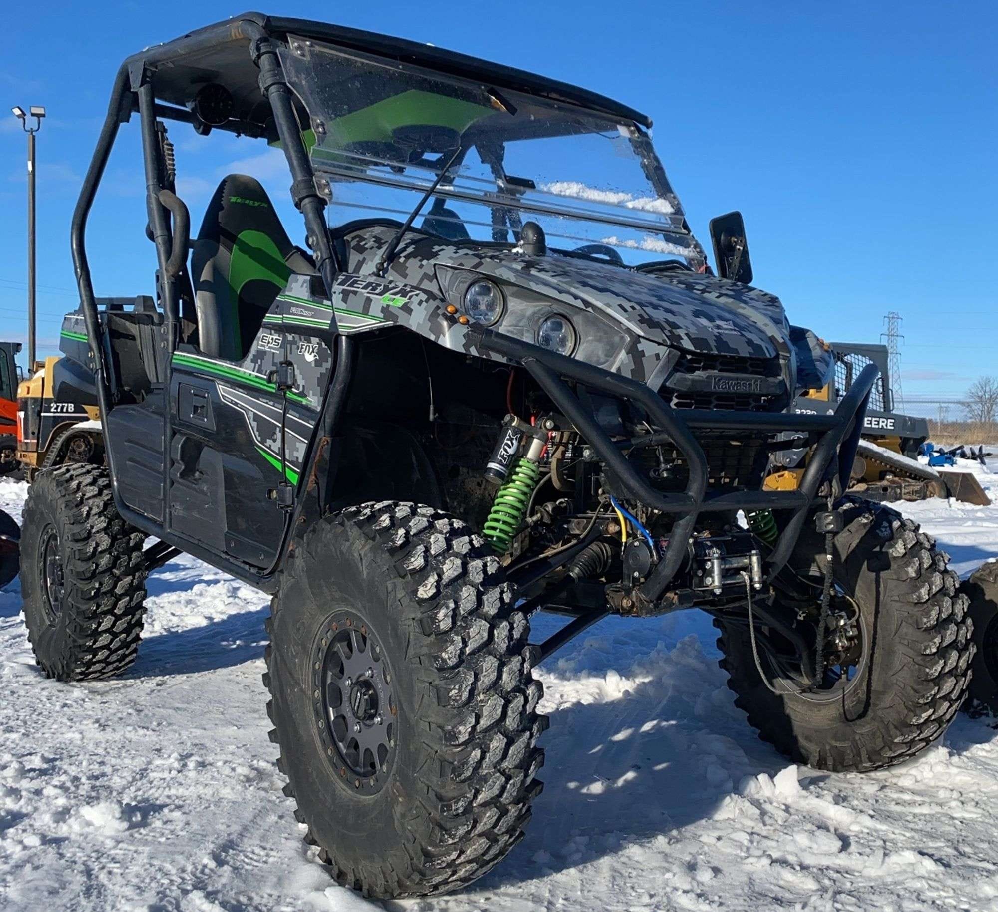2018 Kawasaki Teryx LE Equipment Image0