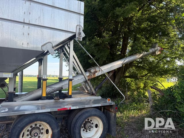 Image of KBH Fertilizer Chassis equipment image 2