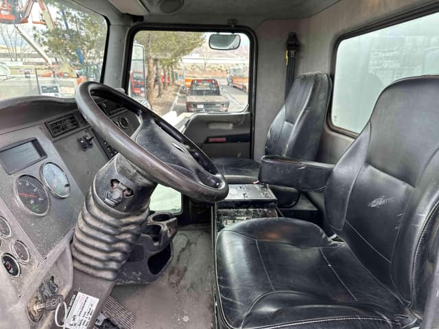 Image of Kenworth T370 equipment image 4