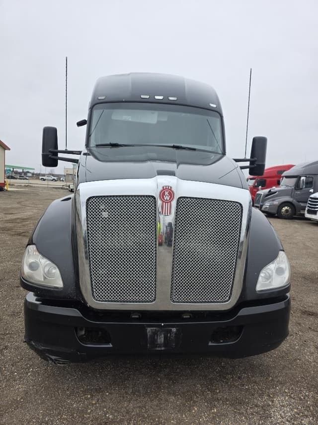 Image of Kenworth T680 equipment image 1