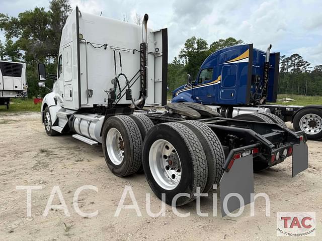 Image of Kenworth T680 equipment image 2