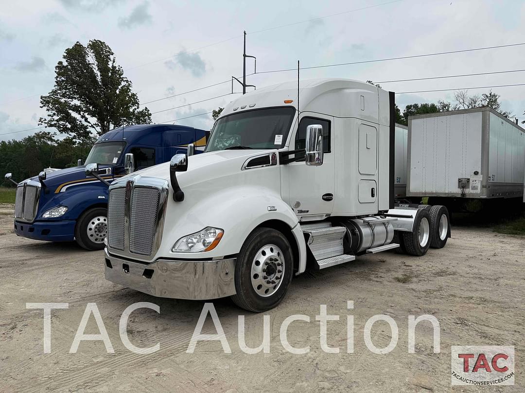 Image of Kenworth T680 Primary image