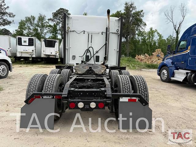 Image of Kenworth T680 equipment image 3