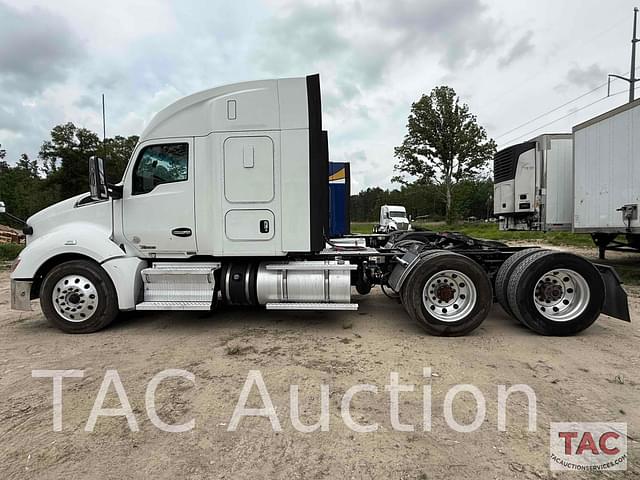 Image of Kenworth T680 equipment image 1
