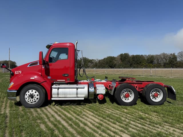 Image of Kenworth T680 equipment image 1