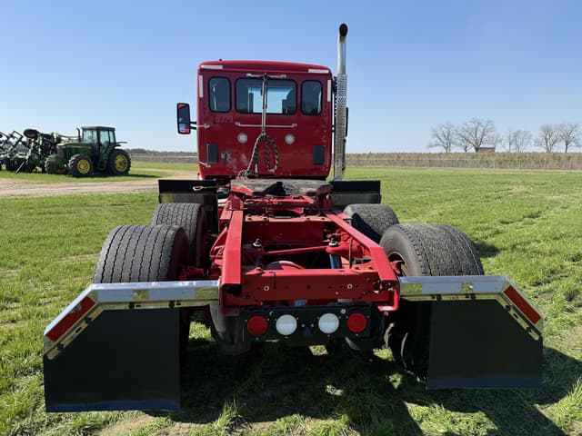 Image of Kenworth T680 equipment image 3