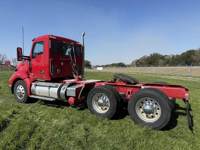 Image of Kenworth T680 equipment image 2