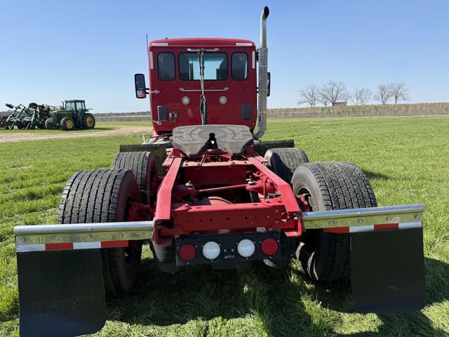 Image of Kenworth T680 equipment image 3