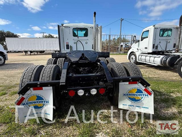 Image of Kenworth T680 equipment image 3