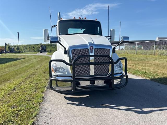 Image of Kenworth T680 equipment image 1