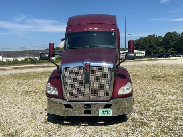 Image of Kenworth T680 equipment image 1