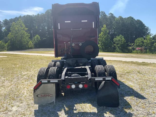 Image of Kenworth T680 equipment image 3