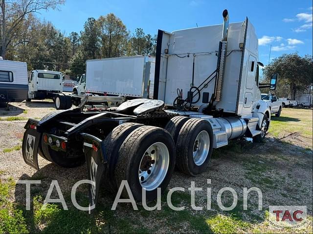 Image of Kenworth T680 equipment image 4