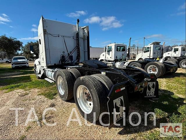 Image of Kenworth T680 equipment image 2