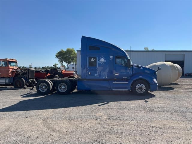 Image of Kenworth T680 equipment image 4