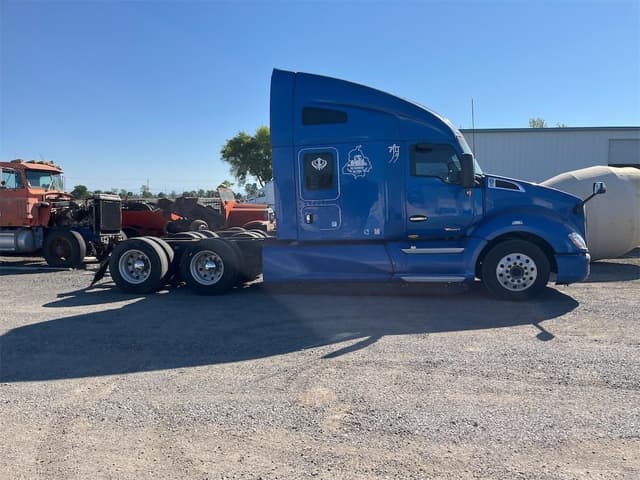 Image of Kenworth T680 equipment image 3