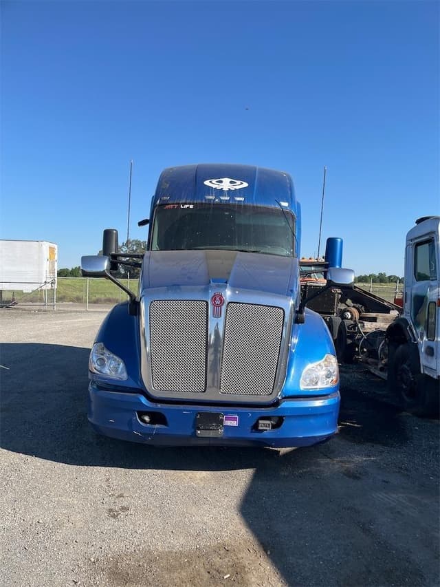 Image of Kenworth T680 equipment image 1