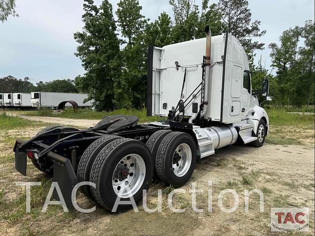 Image of Kenworth T680 equipment image 4
