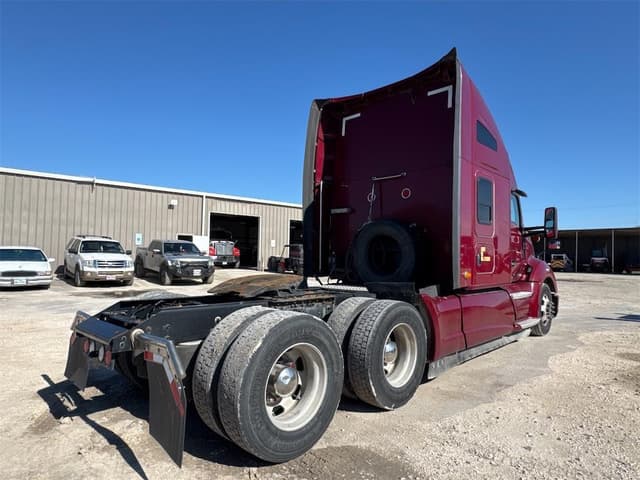 Image of Kenworth T680 equipment image 4