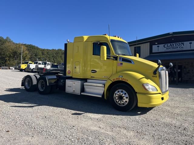 Image of Kenworth T680 equipment image 4