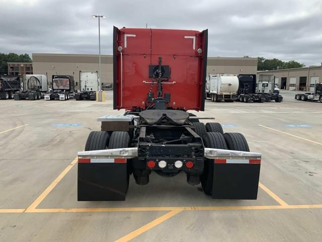 Image of Kenworth T680 equipment image 3