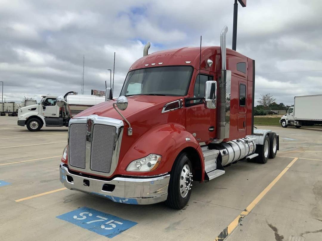 Image of Kenworth T680 Primary image