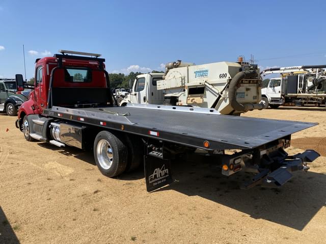 Image of Kenworth T680 equipment image 1