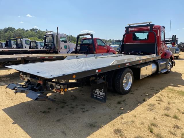 Image of Kenworth T680 equipment image 2