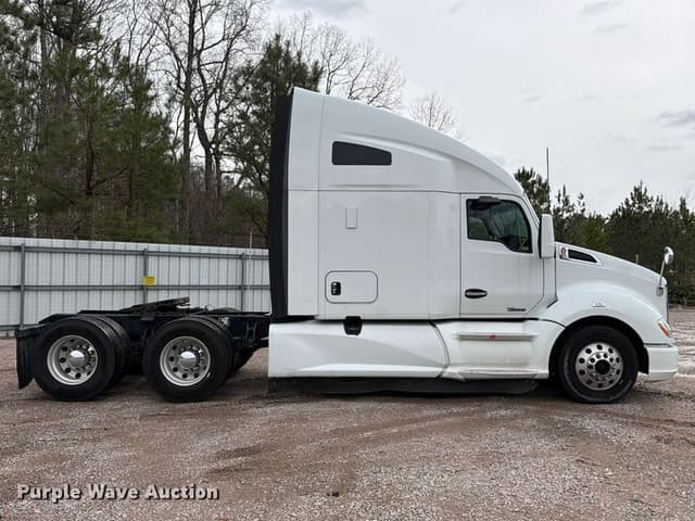 Image of Kenworth T680 equipment image 3