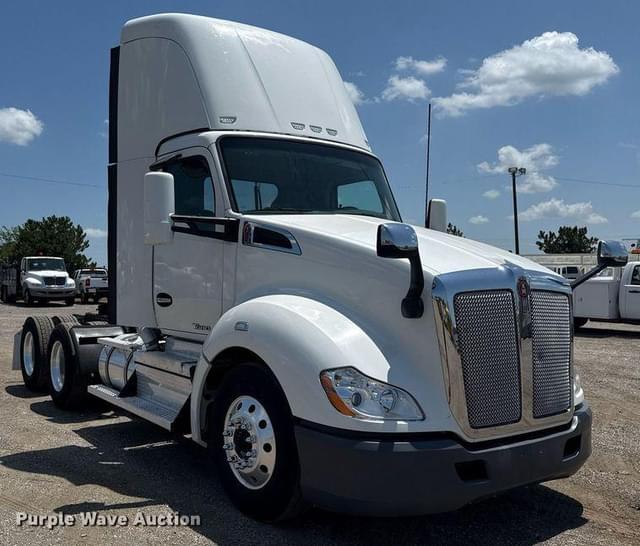 Image of Kenworth T680 equipment image 2