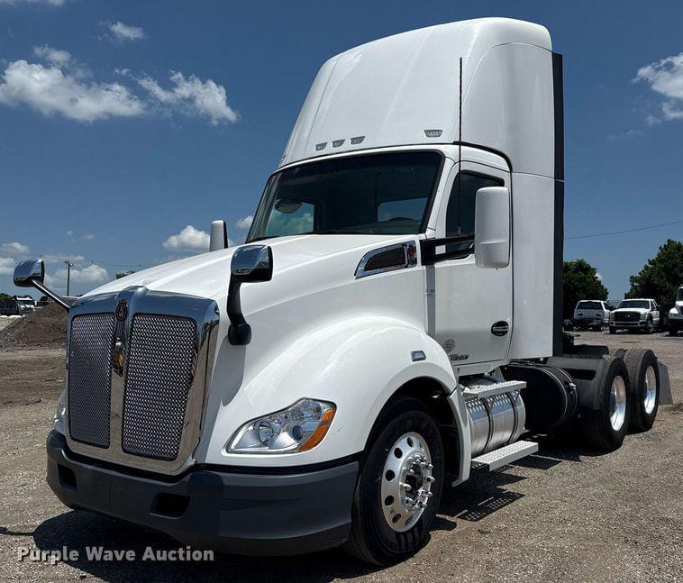 Image of Kenworth T680 Primary image
