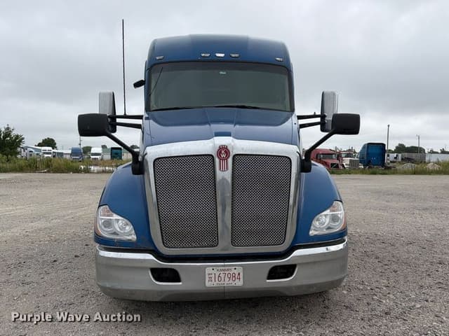 Image of Kenworth T680 equipment image 1