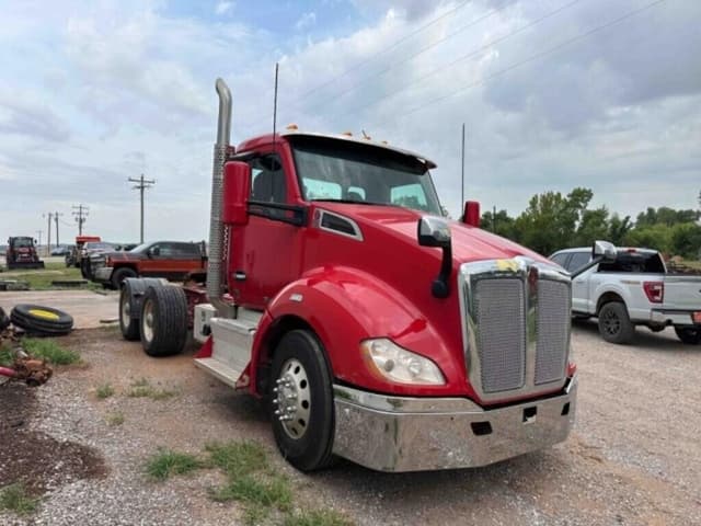 Image of Kenworth T680 equipment image 4