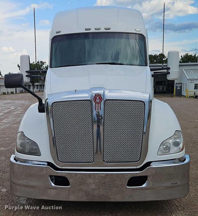Image of Kenworth T680 equipment image 1