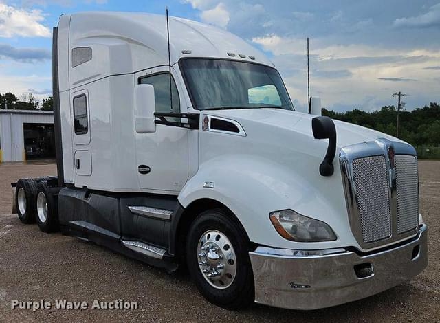 Image of Kenworth T680 equipment image 2