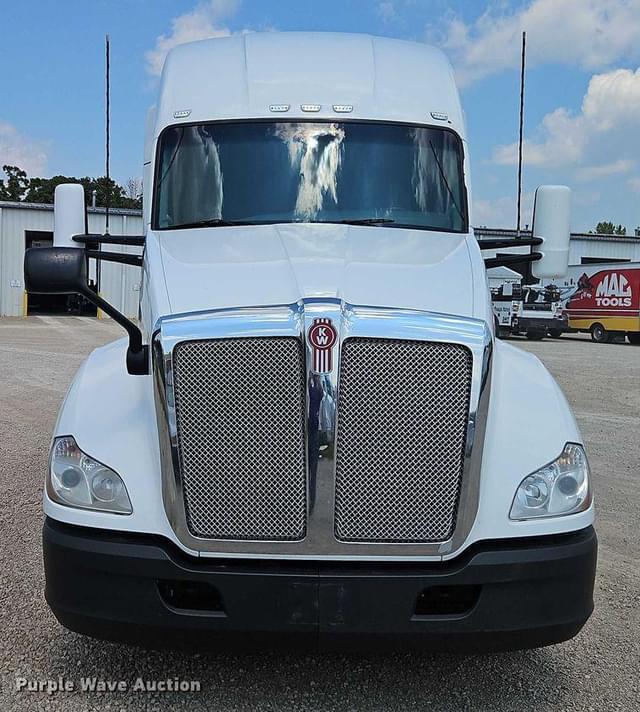 Image of Kenworth T680 equipment image 1