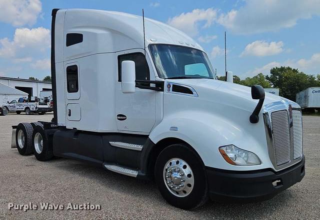 Image of Kenworth T680 equipment image 2