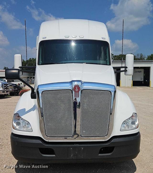 Image of Kenworth T680 equipment image 1