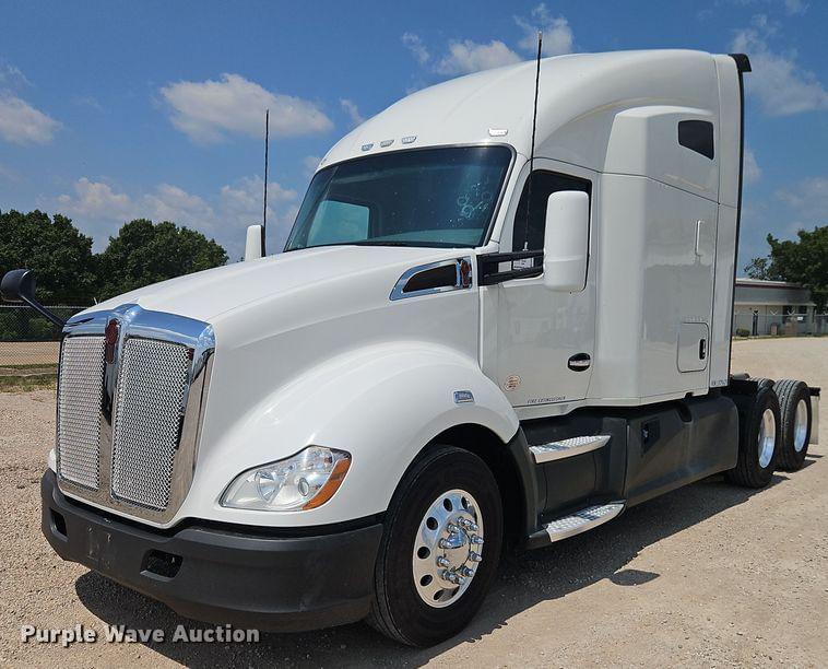 Image of Kenworth T680 Primary image