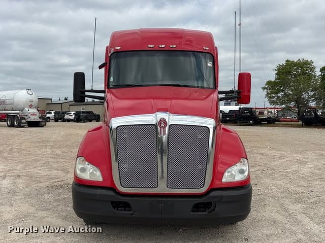 Image of Kenworth T680 equipment image 1
