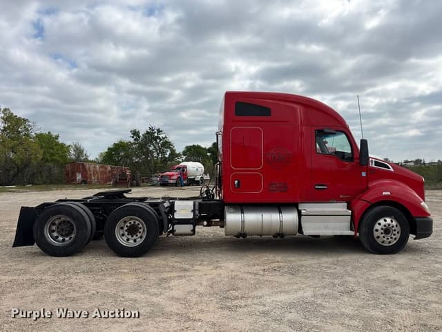 Image of Kenworth T680 equipment image 3