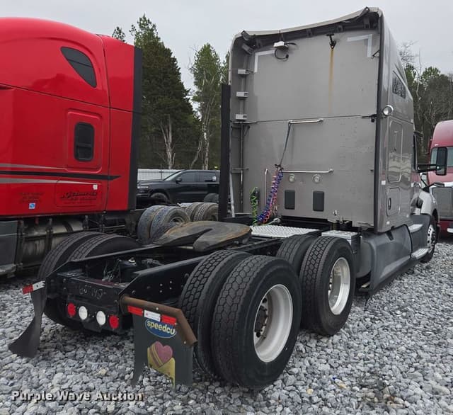 Image of Kenworth T680 equipment image 4
