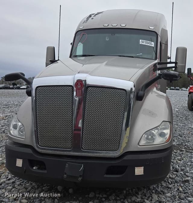 Image of Kenworth T680 equipment image 1