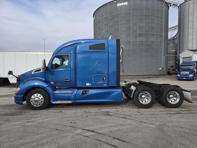 Image of Kenworth T680 equipment image 1